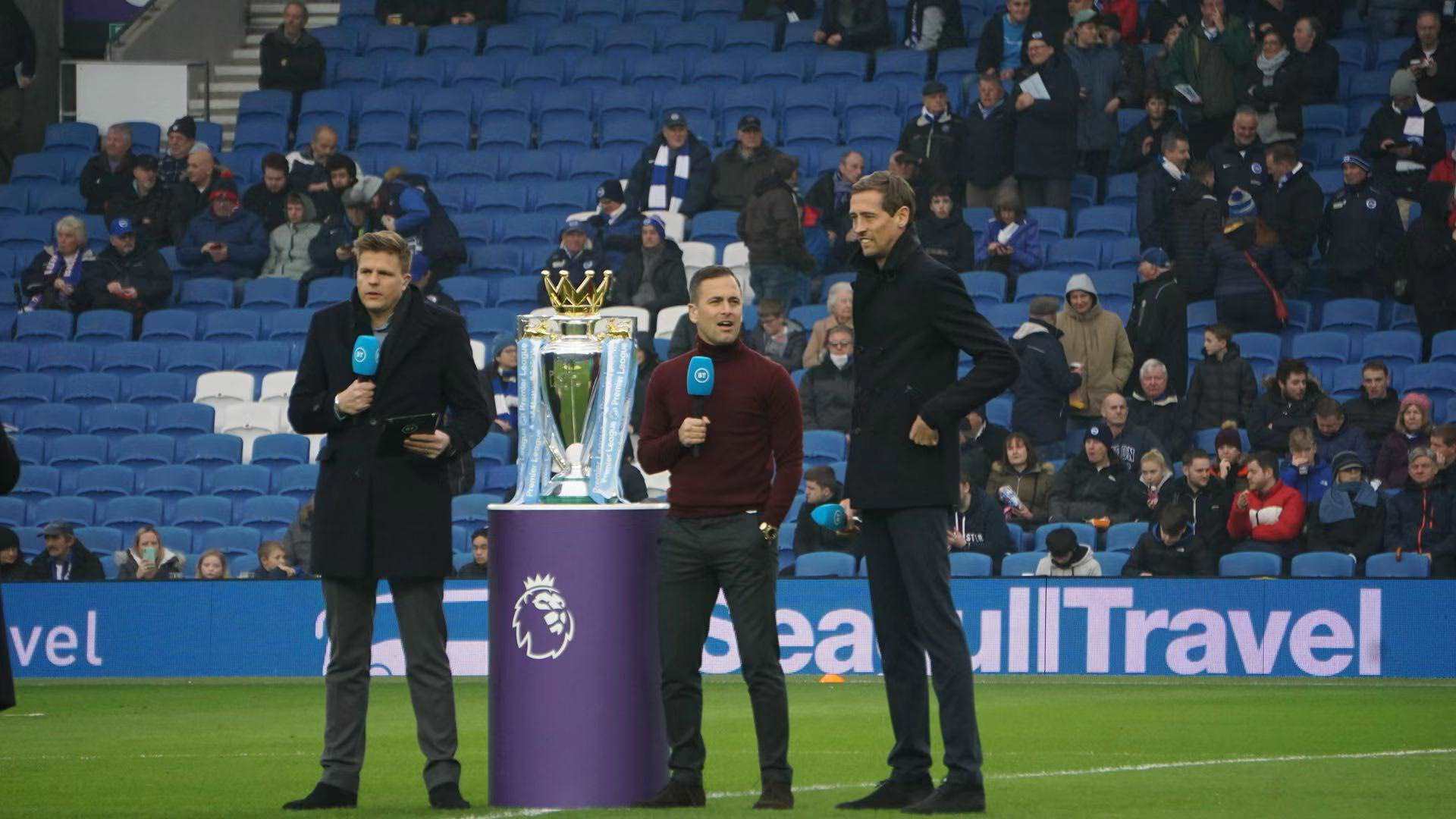 色更像是一 色更像是一